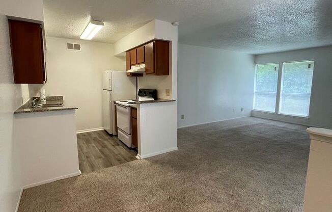 2 beds, 2 baths, 902 sqft, $1,004, Unit 240
