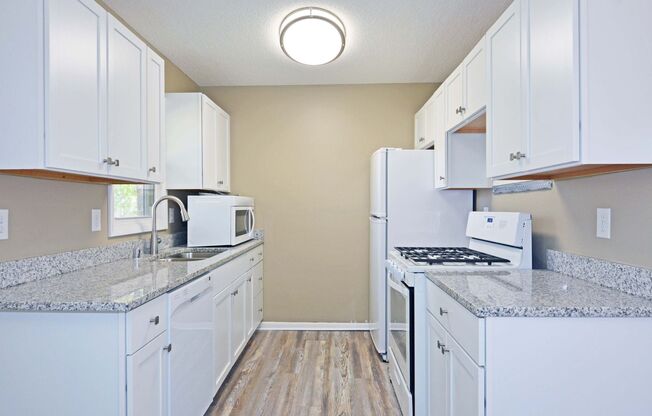 Spacious 5bed|2bath Home w/ Large Backyard & Garage