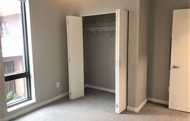 1 bed, 1 bath, 698 sqft, $1,425, Unit 301