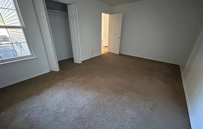 2 beds, 1 bath, $1,050, Unit 1733 W Preservation Dr Apt 10 Downstairs