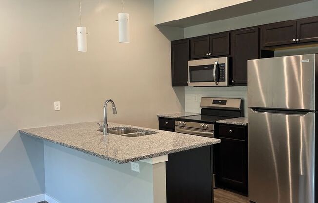 2 beds, 1.5 baths, 1,001 sqft, $1,295, Unit Unit 2- Building 5115