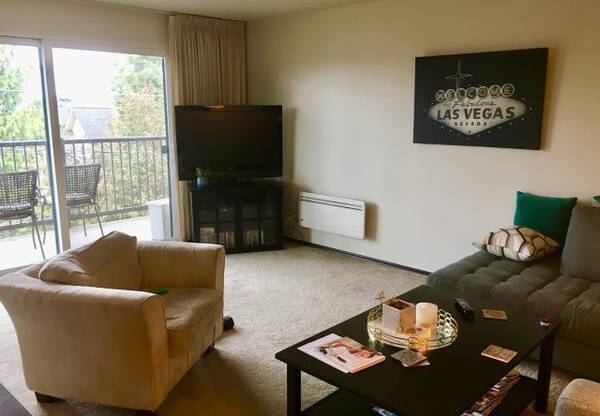 2 beds, 1 bath, 850 sqft, $2,100, Unit Unit 302