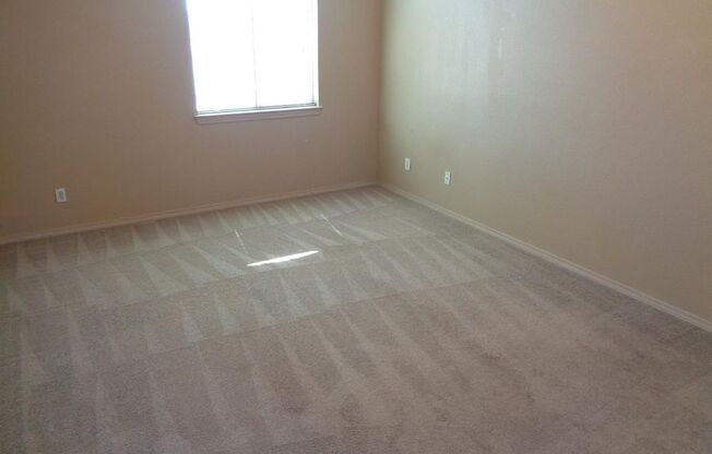 3 beds, 3 baths, $1,595