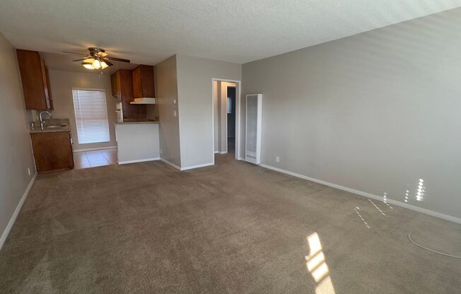 2 beds, 1 bath, $2,100, Unit L