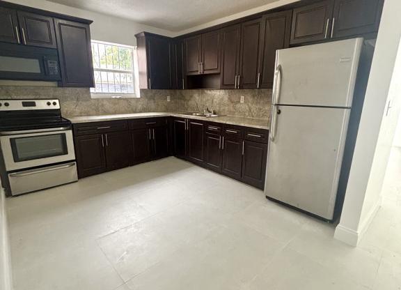 2154 2176 SW 4 ST