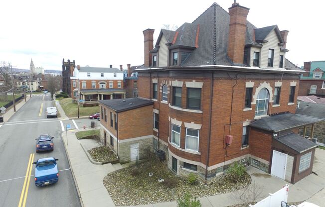 304 S. Graham St. Apt 1D