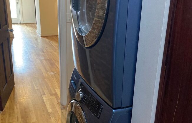 2 beds, 2 baths, 1,000 sqft, $1,799, Unit 22-2