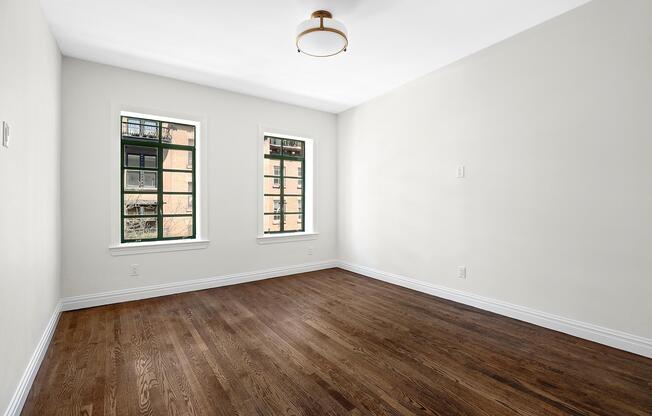 30 W 12 ST