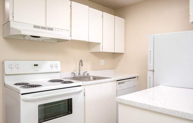 Sunset Apartments | Kitchen