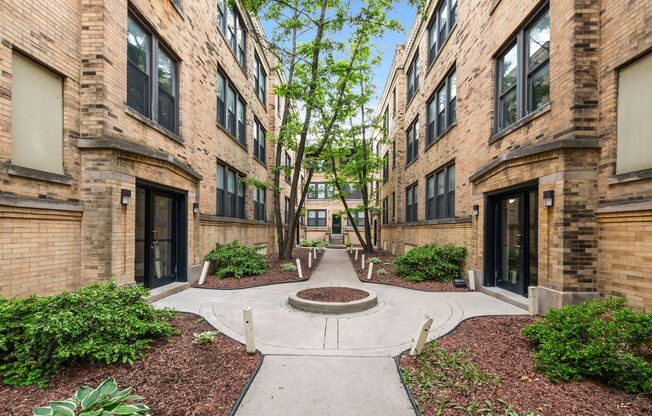 6152-58 S. Martin Luther King Dr.