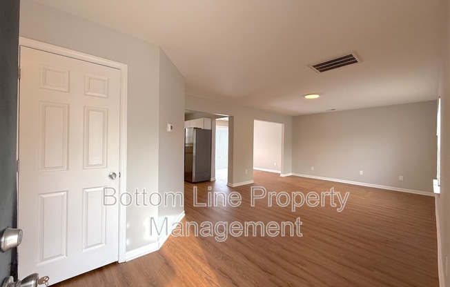 7119 HENDERSON VLY LN