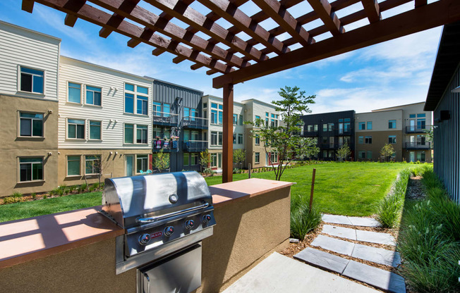 Grill at 8000 Uptown Apartments in Broomfield, CO