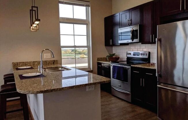 1 bed, 1 bath, 650 sqft, $1,695, Unit 7710-406