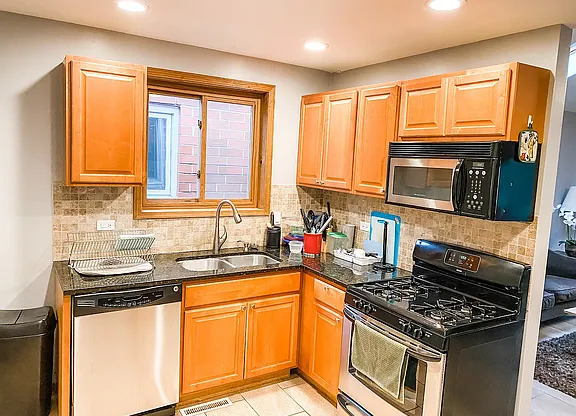 807 South Claremont Avenue