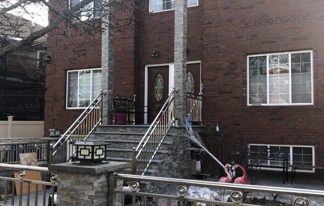 80 KENSINGTON AVE