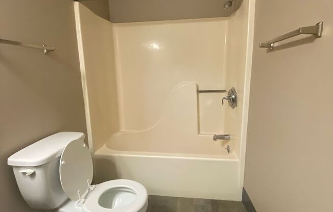 2 beds, 1.5 baths, 750 sqft, $1,219, Unit 12706C