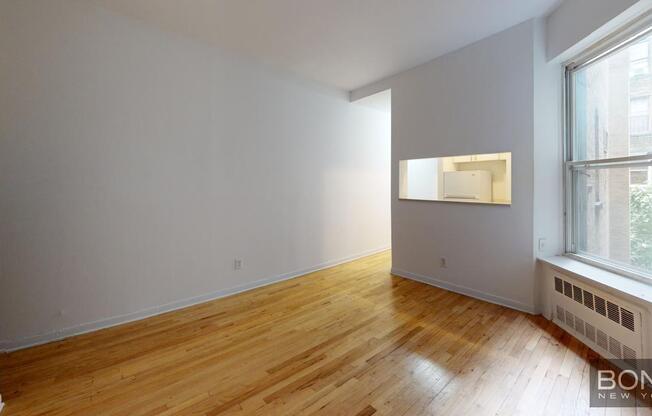 1 bed, 1 bath, $3,100, Unit 3D