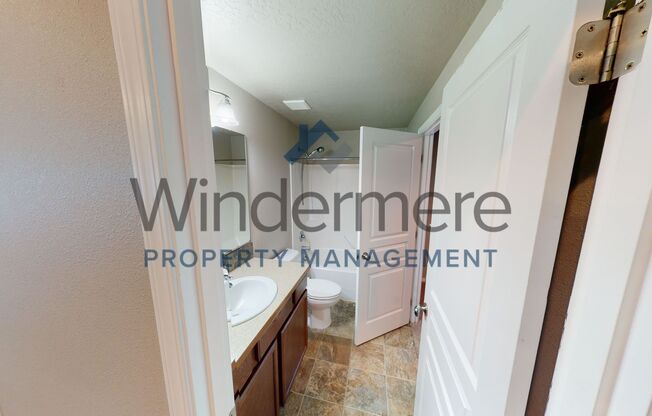 2 beds, 1 bath, 880 sqft, $1,495, Unit chin274-1