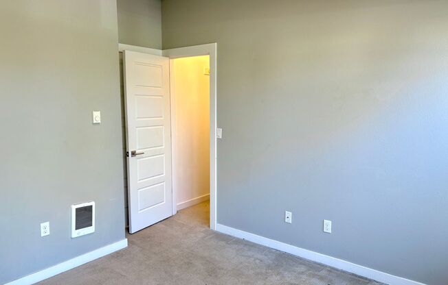 1 bed, 1 bath, 598 sqft, $1,195, Unit Unit B (LWR)