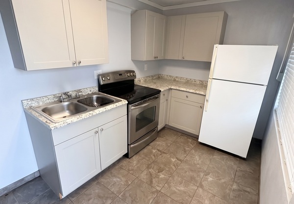 5261 Alhambra Dr