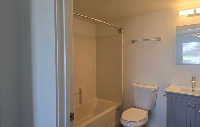 2 beds, 2 baths, 850 sqft, $1,450, Unit 207