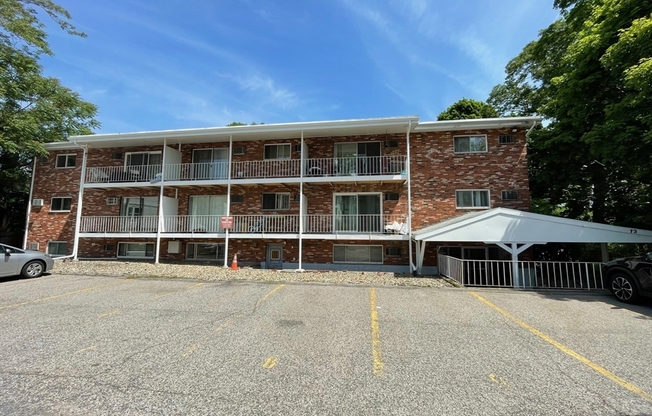73 CHARLESBANK RD