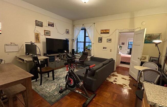 1 bed, 1 bath, $3,300, Unit 3B