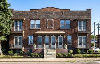 4th &amp; Johnson Street Apartments