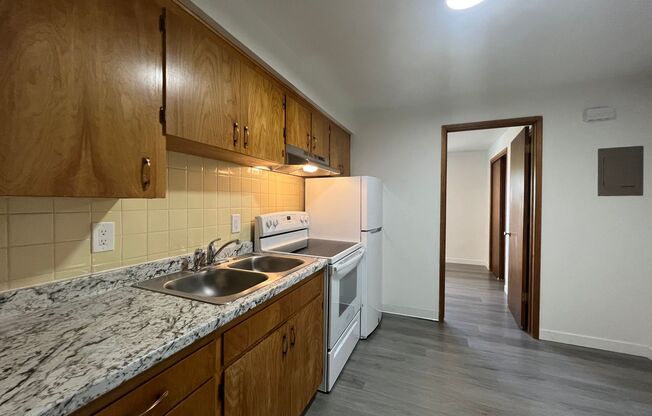 1 bed, 1 bath, 600 sqft, $895, Unit Unit 9