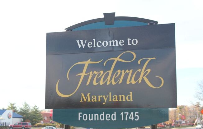 a sign that says welcome to freedommark