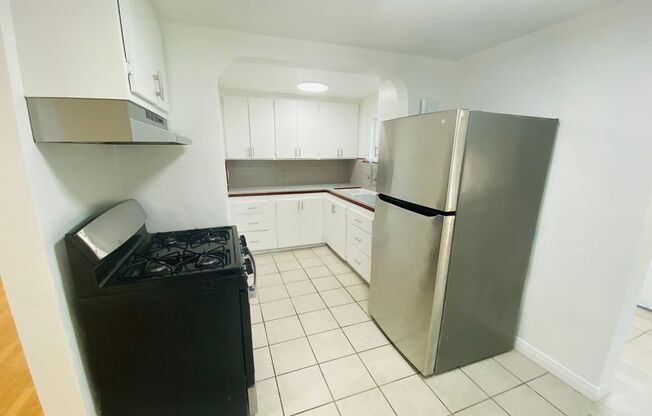 3 beds, 2 baths, 1,235 sqft, $2,860, Unit 1336 Peach Avenue Unit A