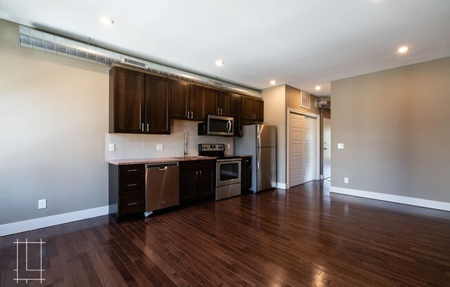 1 bed, 1 bath, $1,500, Unit 205 E. 1st Apt. 202