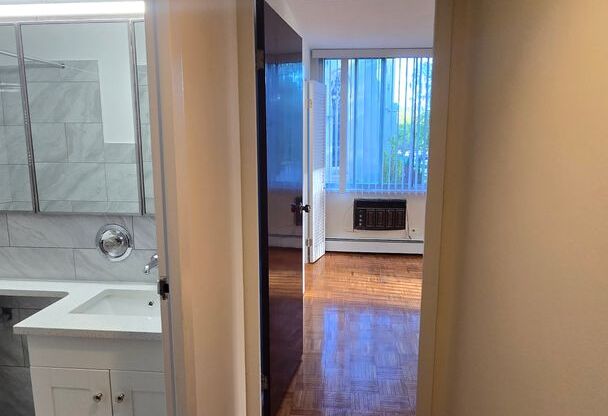 3 beds, 2 baths, $3,275, Unit 1616 - 2A