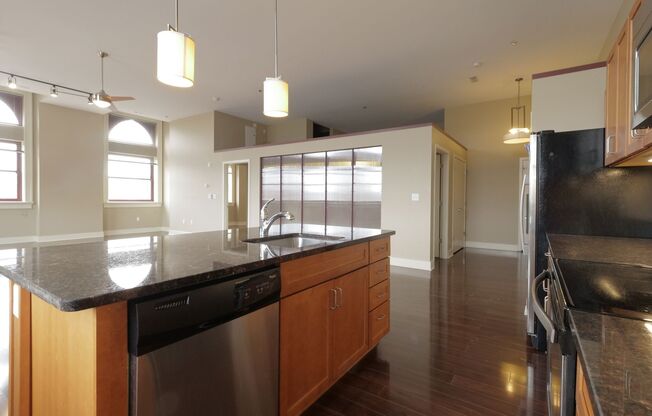 2 beds, 2 baths, 1,295 sqft, $2,090, Unit 202