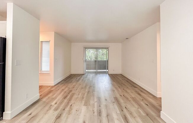 2 beds, 1 bath, 880 sqft, $1,475, Unit 112