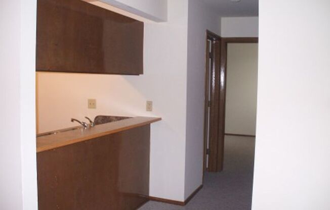 2 beds, 1 bath, 850 sqft, $1,144, Unit 7926 - 5