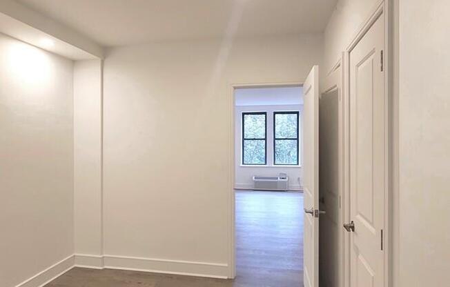 1 bed, 1 bath, $5,500, Unit 6F