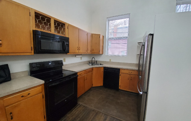 1704 MARY ST