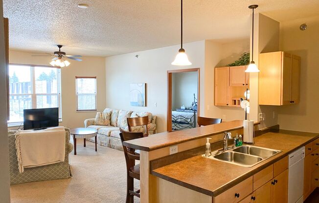 2 beds, 2 baths, 1,082 sqft, $1,325, Unit 1310-212