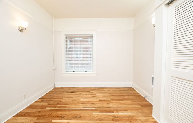 2 beds, 1 bath, 1,008 sqft, $2,400, Unit 21