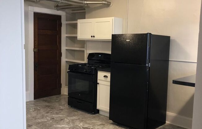 2 beds, 1 bath, 665 sqft, $1,200, Unit 3059 N Maryland Ave S, Milwaukee, WI 53211