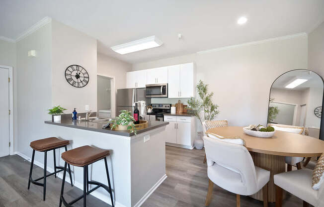Welcome to Eagle Glen Apartments in Murrieta, CA