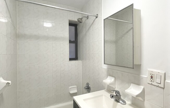 1 bed, 1 bath, $3,295, Unit 29