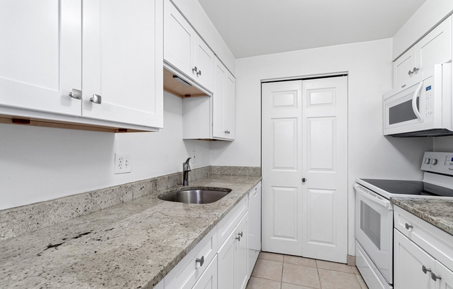 2 beds, 2 baths, 1,306 sqft, $4,500, Unit 418