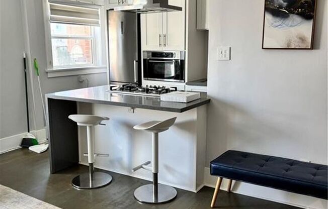 Charming Studio with Vintage Appeal