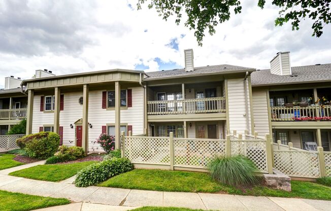 Beautiful 2-Bedroom 2-Bathroom Condo with Loft In The Heart of Germantown