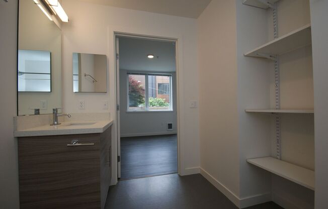 Studio, 1 bath, 367 sqft, $1,425, Unit 113 NEW