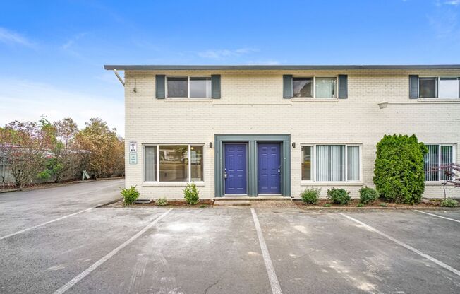 2 beds, 1 bath, 742 sqft, $1,495, Unit 1