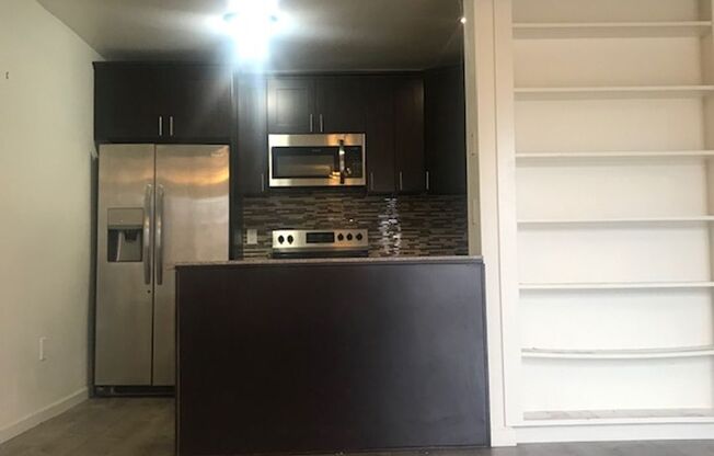 2 beds, 1 bath, 800 sqft, $2,250, Unit 3277-31