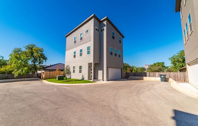 LUXURY ALAMO HEIGHTS TOWNHOME